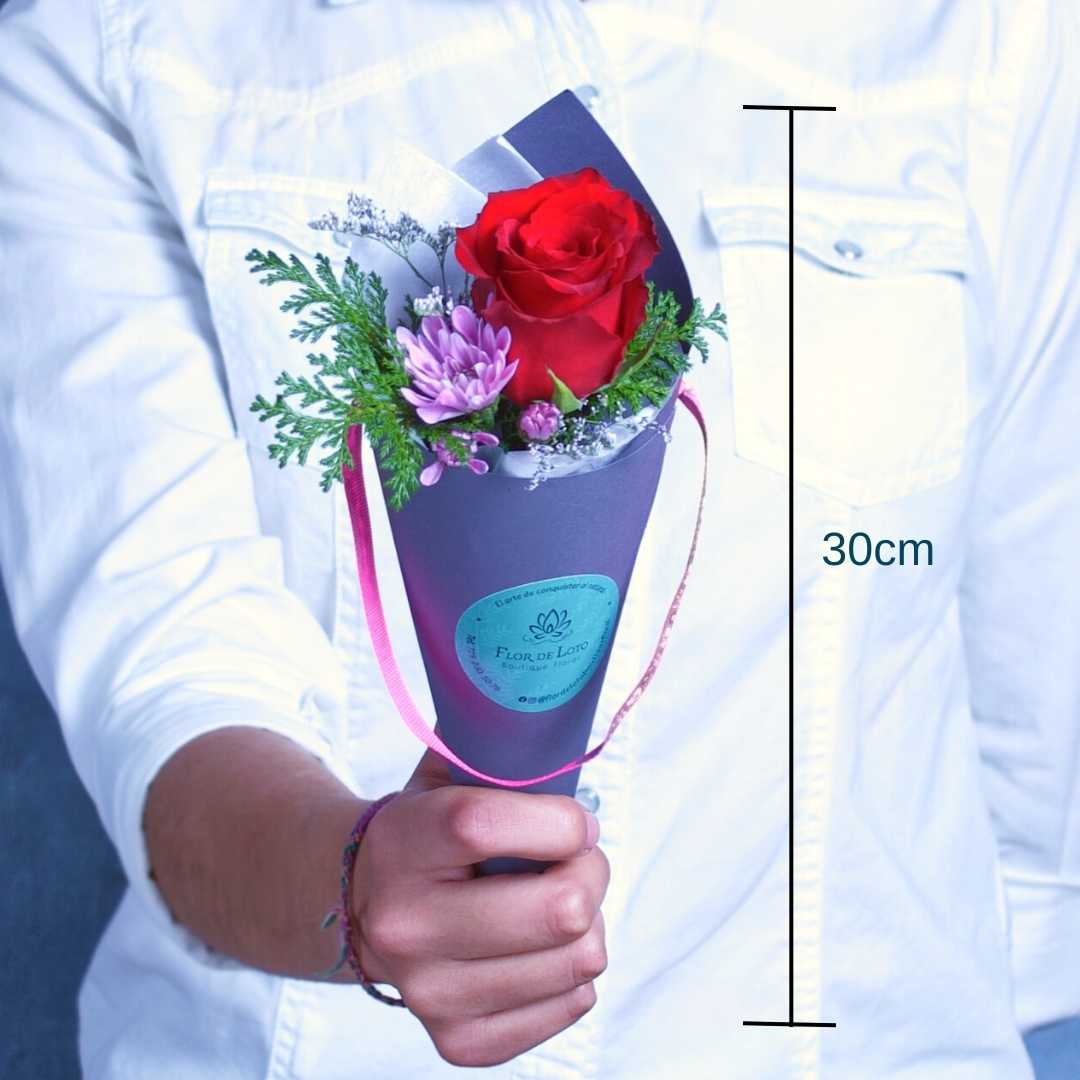 Cono con rosa "Petite"